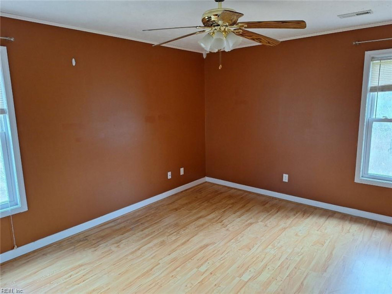 Photo 17 of 25 residential for sale in Hampton virginia