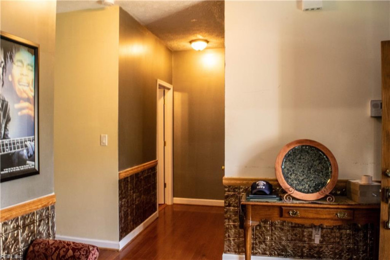 Photo 18 of 25 residential for sale in Hampton virginia