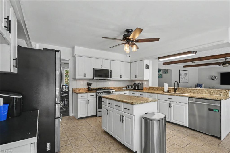 Photo 15 of 50 residential for sale in Virginia Beach virginia