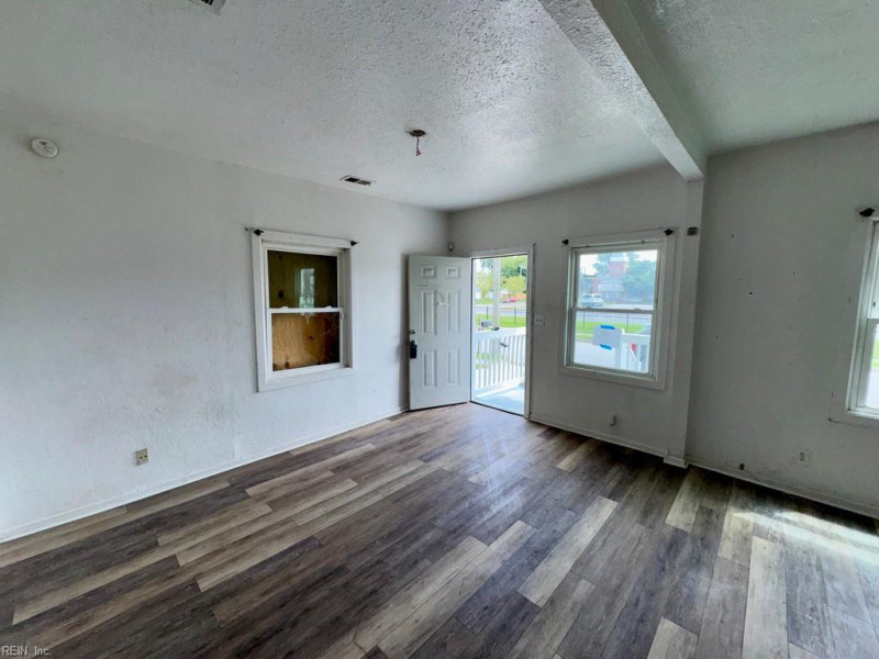 Photo 4 of 11 residential for sale in Norfolk virginia Photo 4 of 11 residential for sale in Norfolk virginia