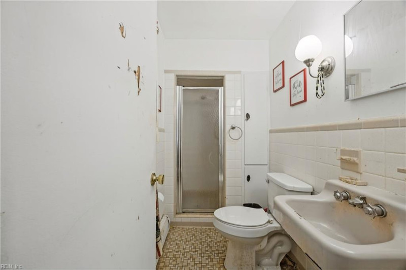 Photo 16 of 25 residential for sale in Suffolk virginia