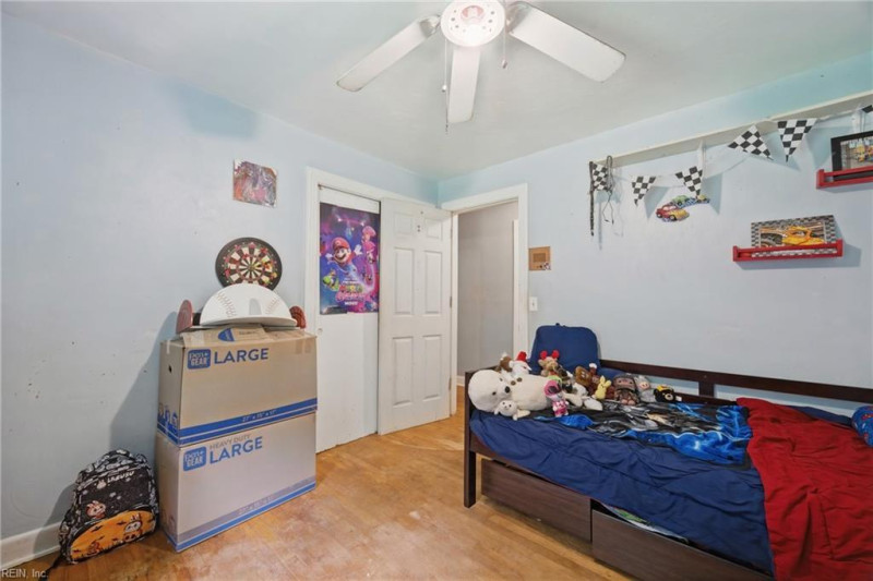 Photo 18 of 25 residential for sale in Suffolk virginia