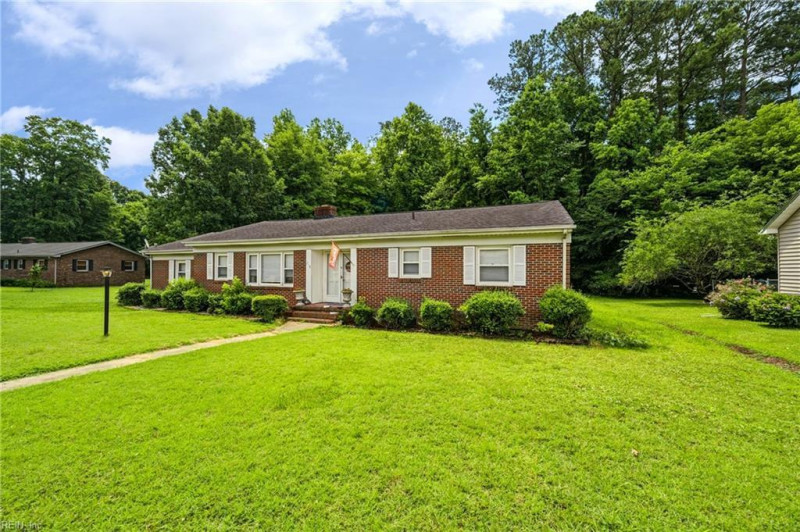 Photo 3 of 25 residential for sale in Suffolk virginia