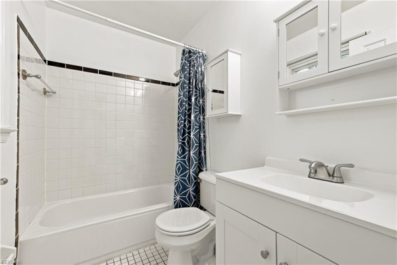 Photo 15 of 21 residential for sale in Portsmouth virginia