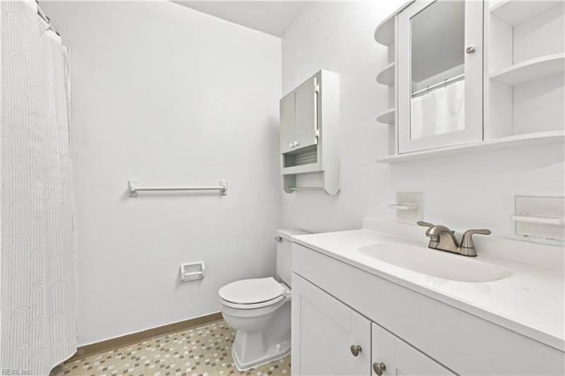 Photo 7 of 21 residential for sale in Portsmouth virginia
