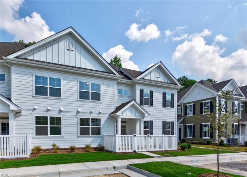 Photo 3 of 18 residential for sale in Chesapeake virginia Photo 3 of 18 residential for sale in Chesapeake virginia