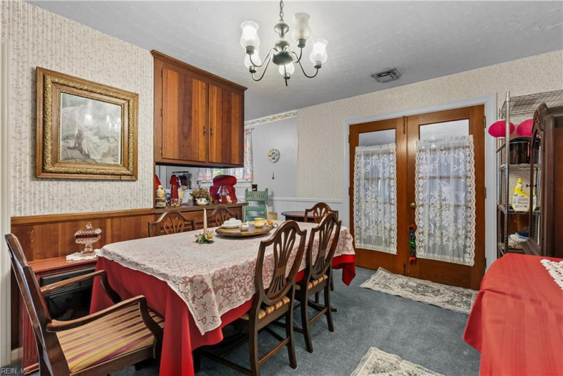 Photo 10 of 37 residential for sale in Virginia Beach virginia