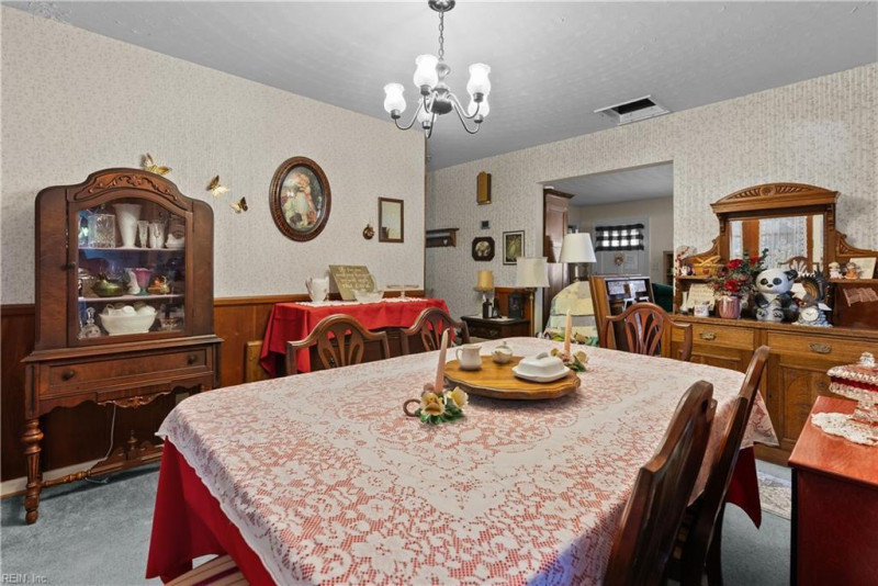 Photo 11 of 37 residential for sale in Virginia Beach virginia