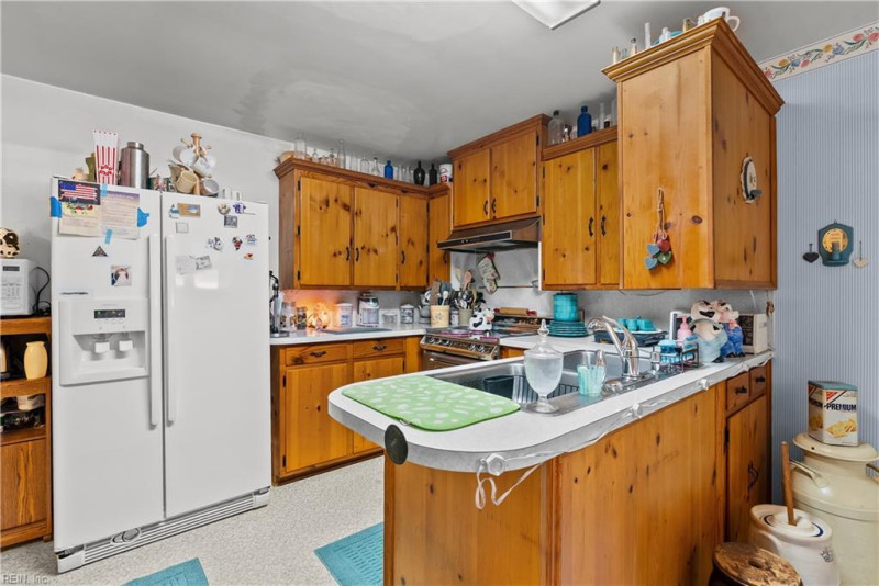 Photo 14 of 37 residential for sale in Virginia Beach virginia