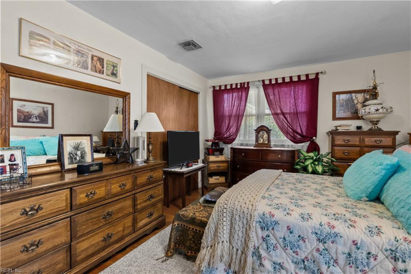 Photo 26 of 37 residential for sale in Virginia Beach virginia