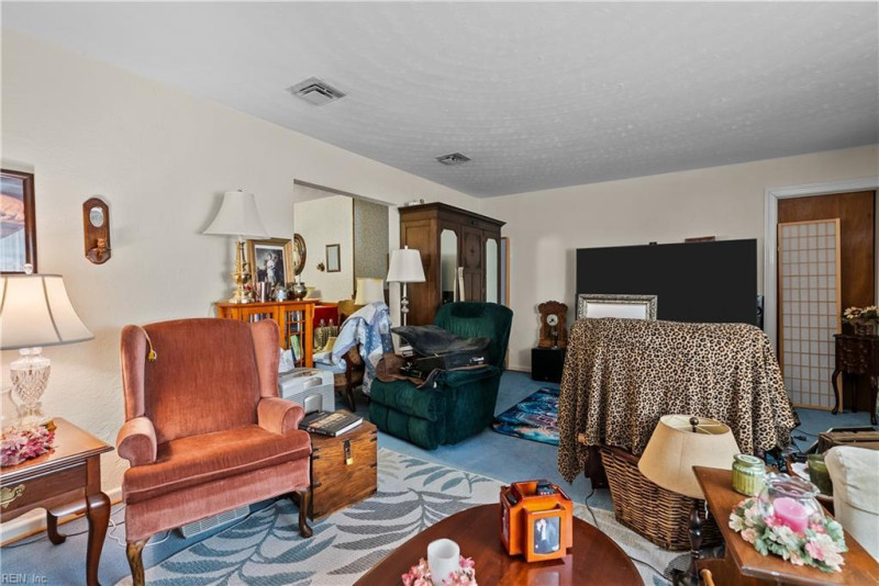 Photo 7 of 37 residential for sale in Virginia Beach virginia