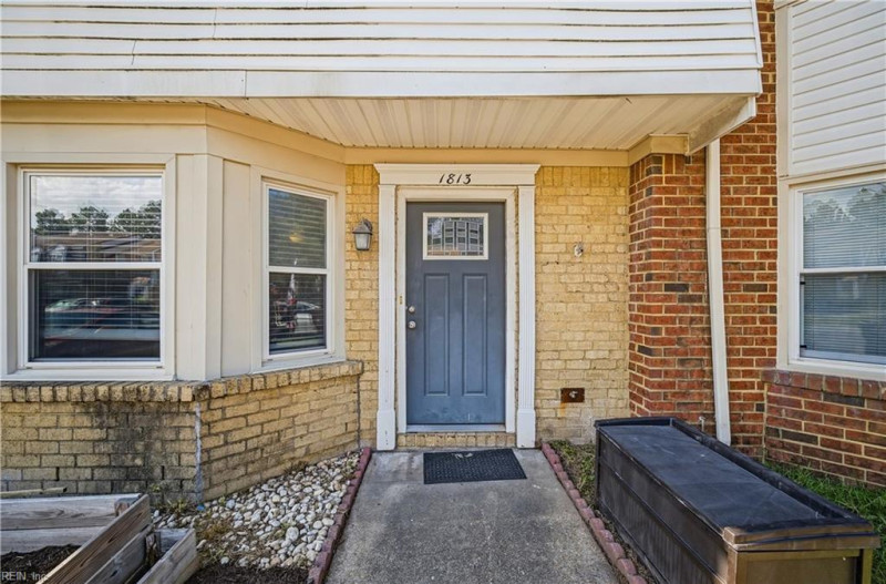 Photo 2 of 28 residential for sale in Chesapeake virginia