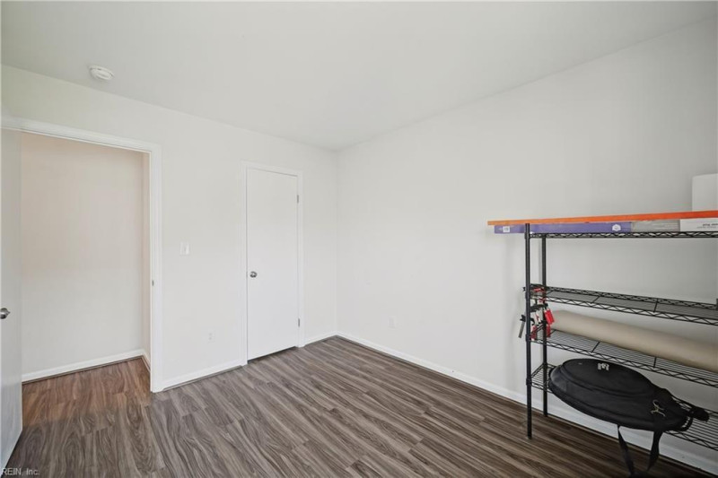 Photo 20 of 28 residential for sale in Chesapeake virginia
