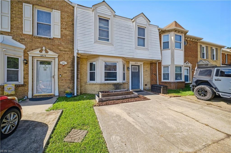 Photo 3 of 28 residential for sale in Chesapeake virginia