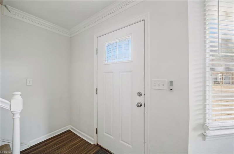 Photo 5 of 28 residential for sale in Chesapeake virginia