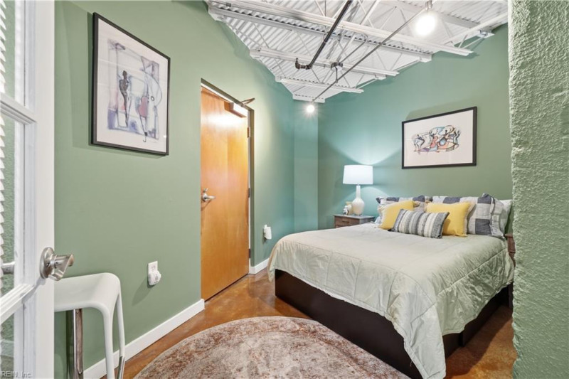 Photo 16 of 38 residential for sale in Norfolk virginia