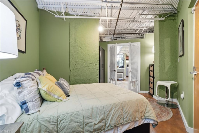 Photo 17 of 38 residential for sale in Norfolk virginia