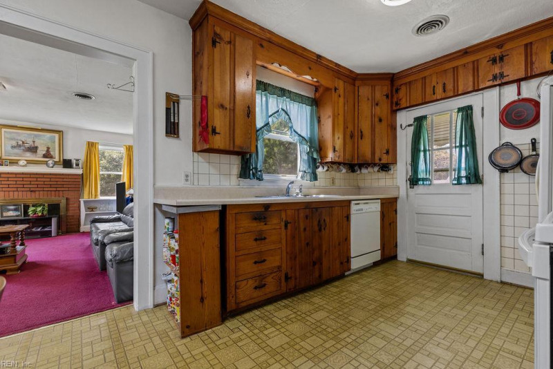 Photo 6 of 25 residential for sale in Portsmouth virginia Photo 6 of 25 residential for sale in Portsmouth virginia
