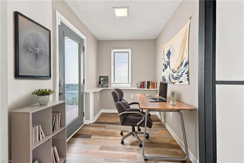 Photo 16 of 50 residential for sale in Hampton virginia