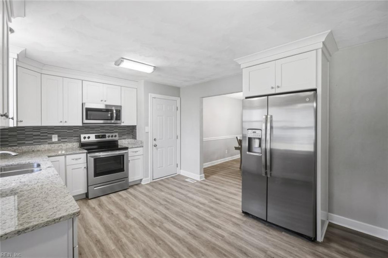 Photo 10 of 35 residential for sale in Portsmouth virginia