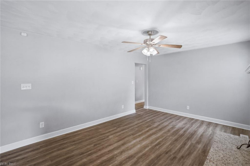Photo 13 of 35 residential for sale in Portsmouth virginia