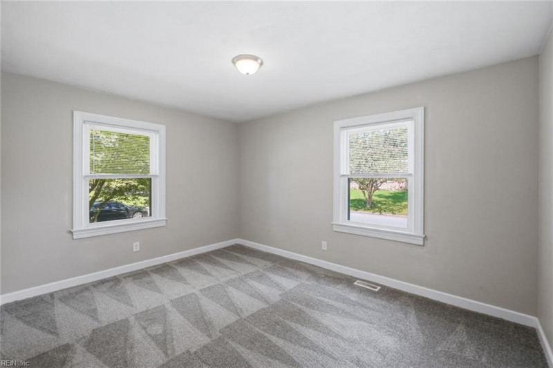 Photo 19 of 35 residential for sale in Portsmouth virginia