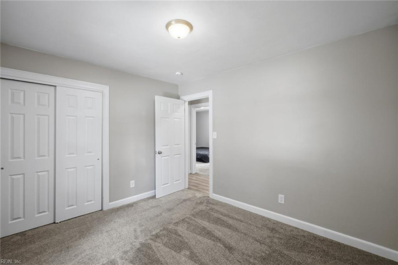 Photo 21 of 35 residential for sale in Portsmouth virginia