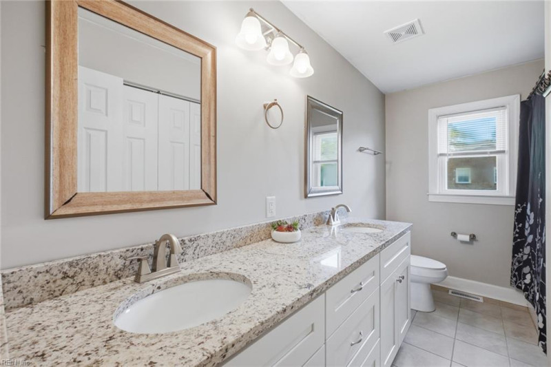 Photo 23 of 35 residential for sale in Portsmouth virginia