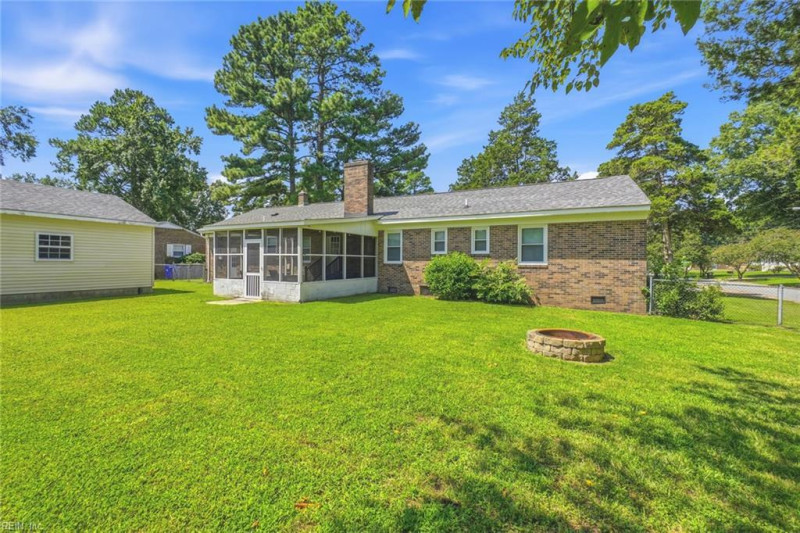 Photo 27 of 35 residential for sale in Portsmouth virginia