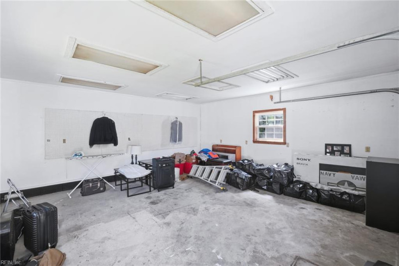 Photo 31 of 35 residential for sale in Portsmouth virginia