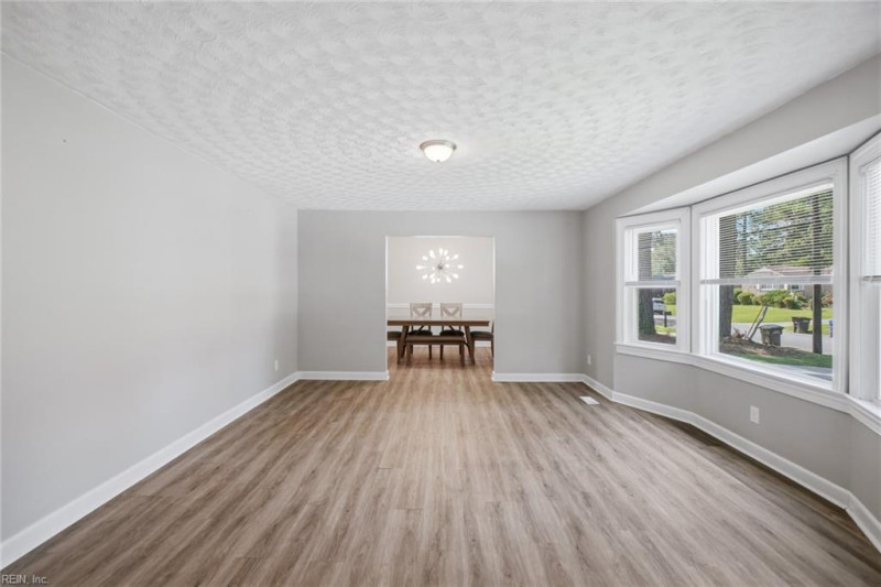 Photo 4 of 35 residential for sale in Portsmouth virginia