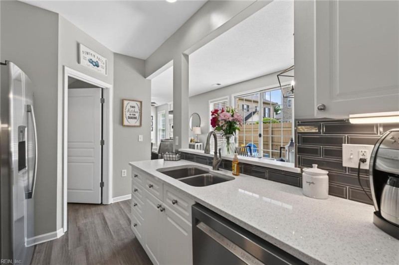 Photo 11 of 31 residential for sale in Virginia Beach virginia