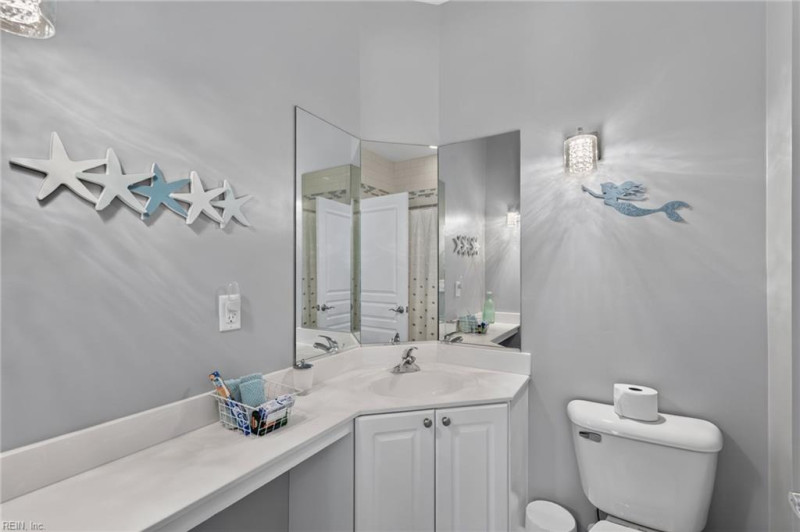 Photo 17 of 31 residential for sale in Virginia Beach virginia