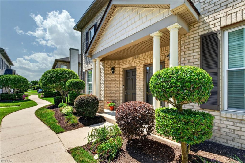 Photo 2 of 31 residential for sale in Virginia Beach virginia