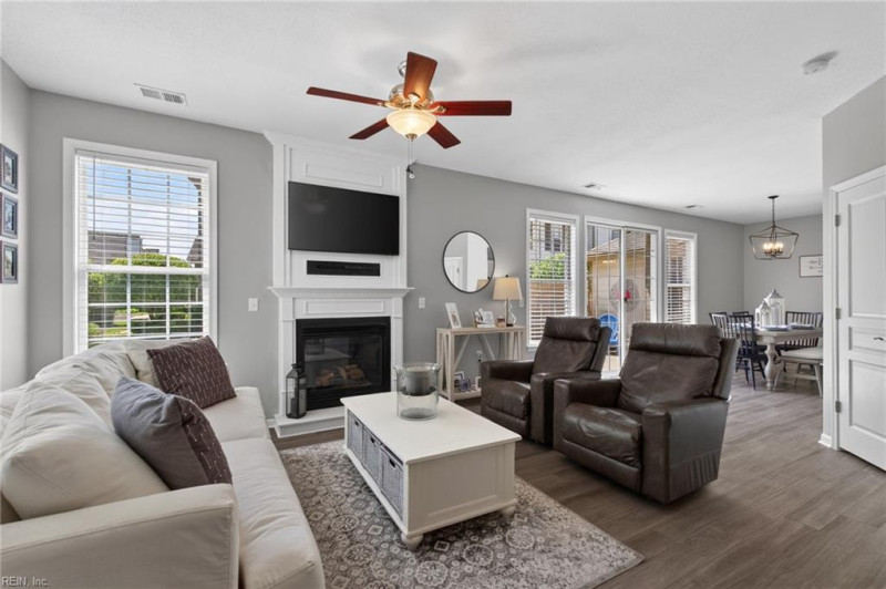 Photo 3 of 31 residential for sale in Virginia Beach virginia