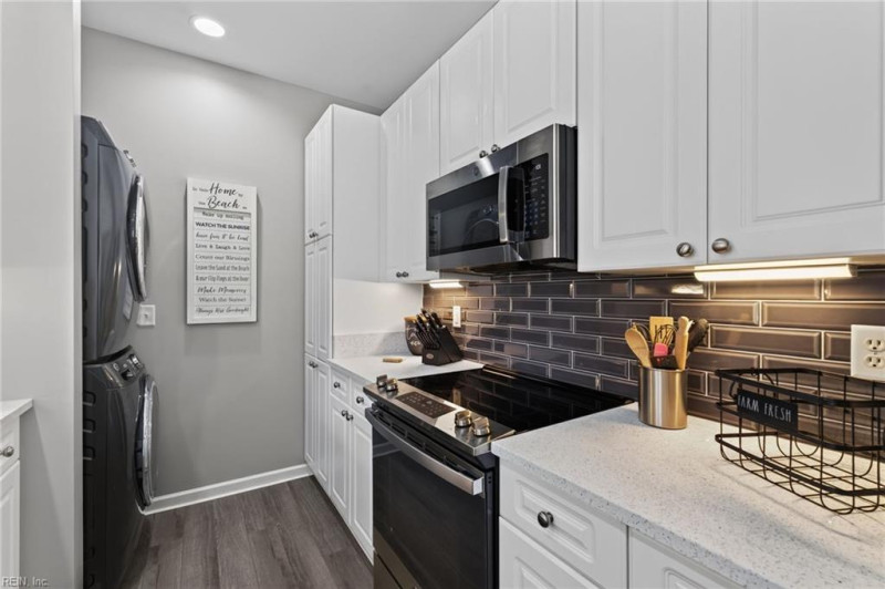 Photo 9 of 31 residential for sale in Virginia Beach virginia