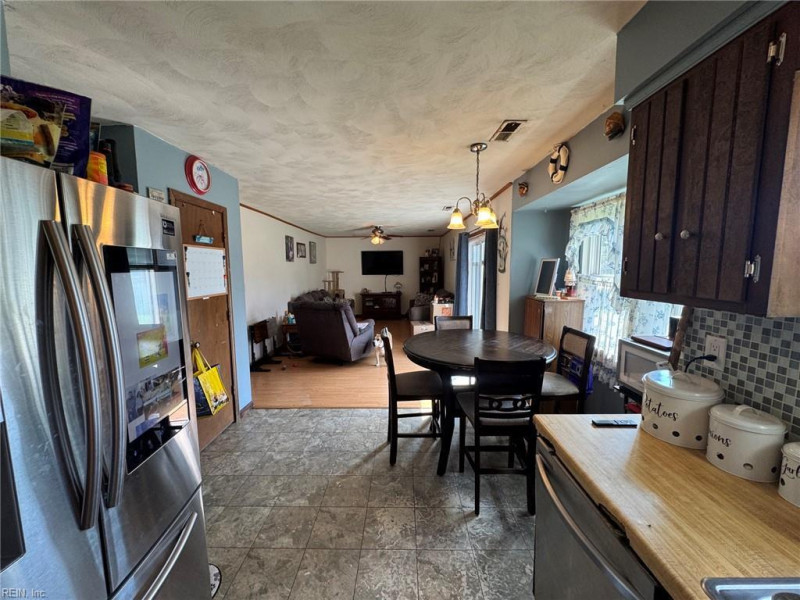 Photo 15 of 36 residential for sale in Virginia Beach virginia