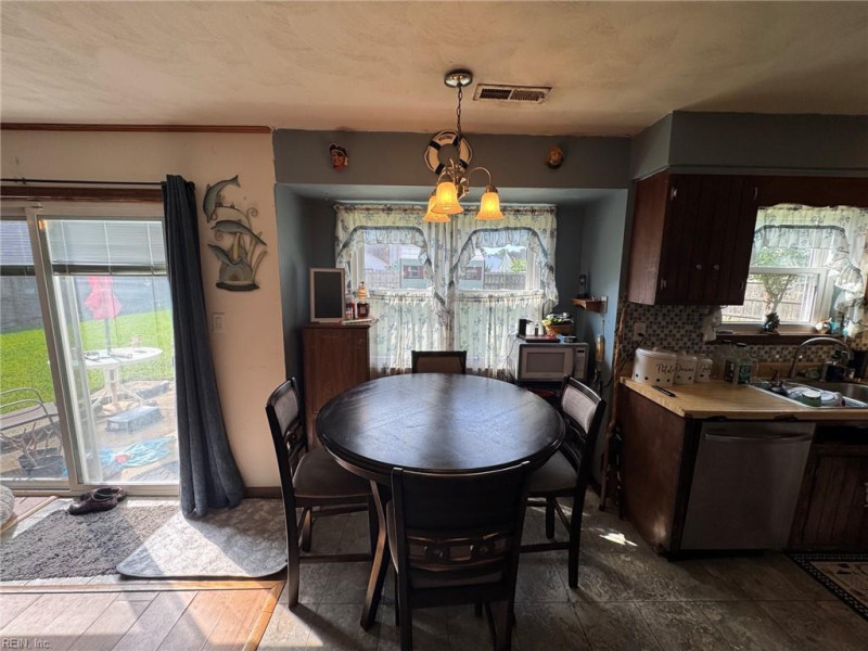 Photo 16 of 36 residential for sale in Virginia Beach virginia