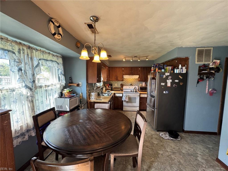 Photo 17 of 36 residential for sale in Virginia Beach virginia