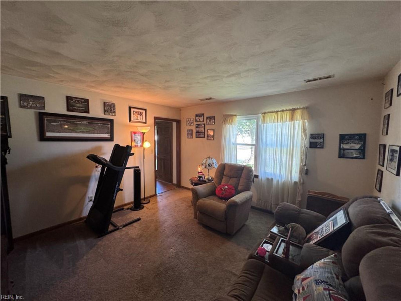 Photo 8 of 36 residential for sale in Virginia Beach virginia