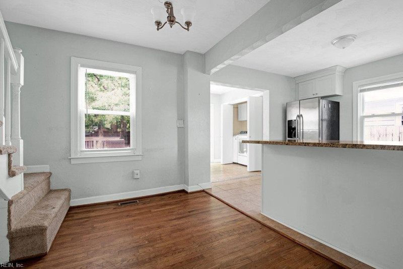 Photo 17 of 26 residential for sale in Chesapeake virginia