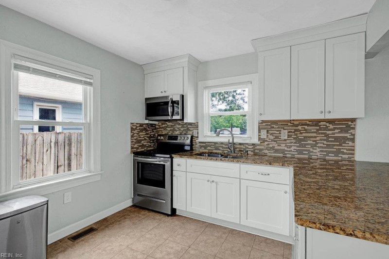 Photo 19 of 26 residential for sale in Chesapeake virginia