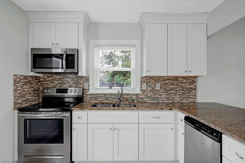 Photo 20 of 26 residential for sale in Chesapeake virginia