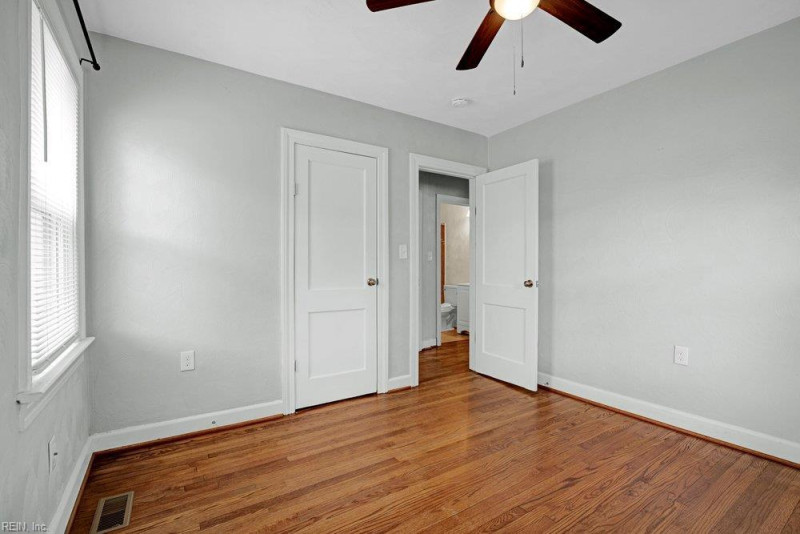 Photo 25 of 26 residential for sale in Chesapeake virginia