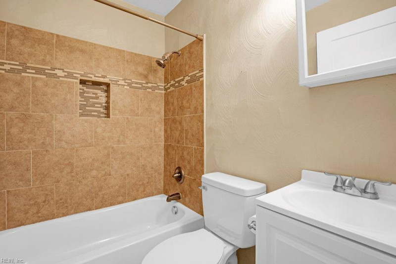 Photo 6 of 26 residential for sale in Chesapeake virginia