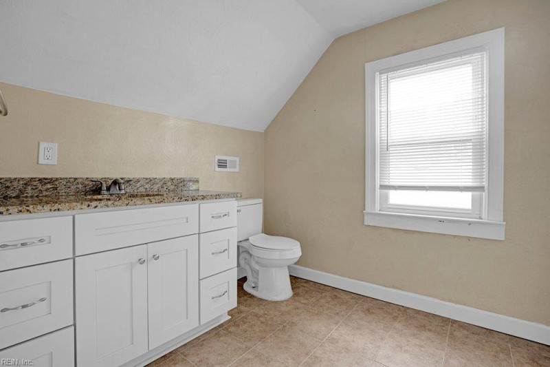 Photo 9 of 26 residential for sale in Chesapeake virginia