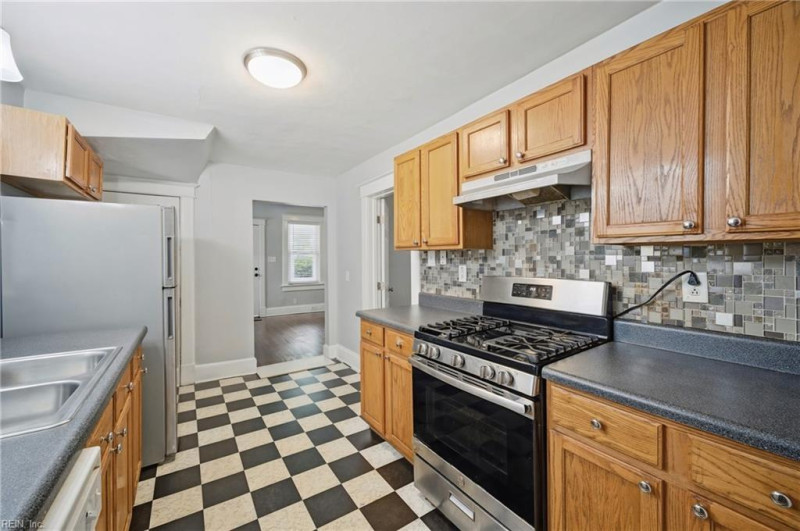 Photo 9 of 25 residential for sale in Norfolk virginia