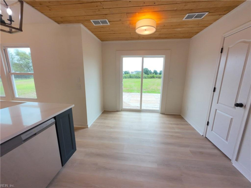 Photo 11 of 34 residential for sale in Moyock virginia