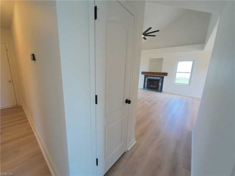 Photo 12 of 34 residential for sale in Moyock virginia