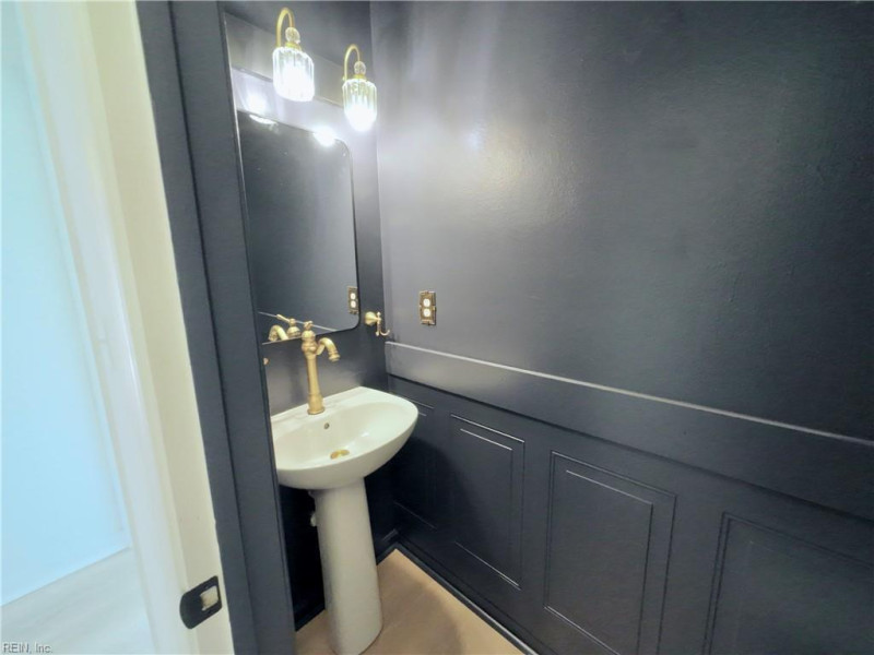 Photo 14 of 34 residential for sale in Moyock virginia